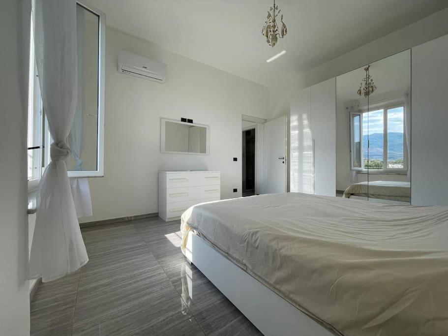 Winter Apartment Vado Ligure Exterior photo
